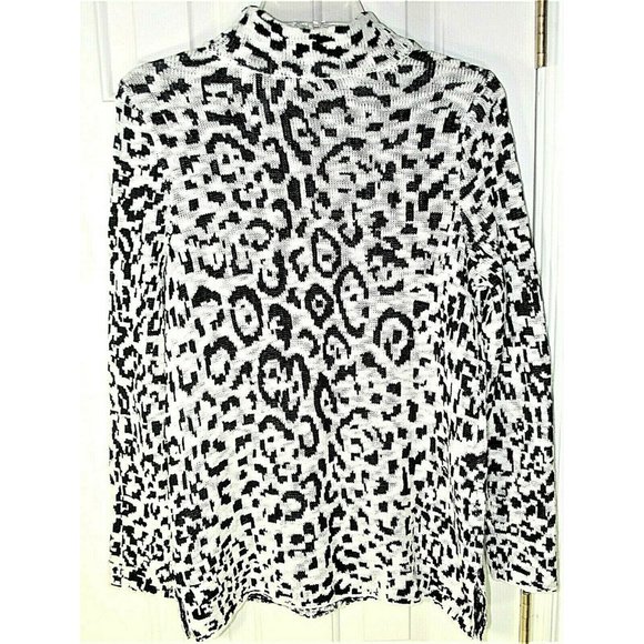 NWOT CHICO ANIMAL PRINT BLK-WHT CRW NECK SWEATER 0 - Picture 2 of 5